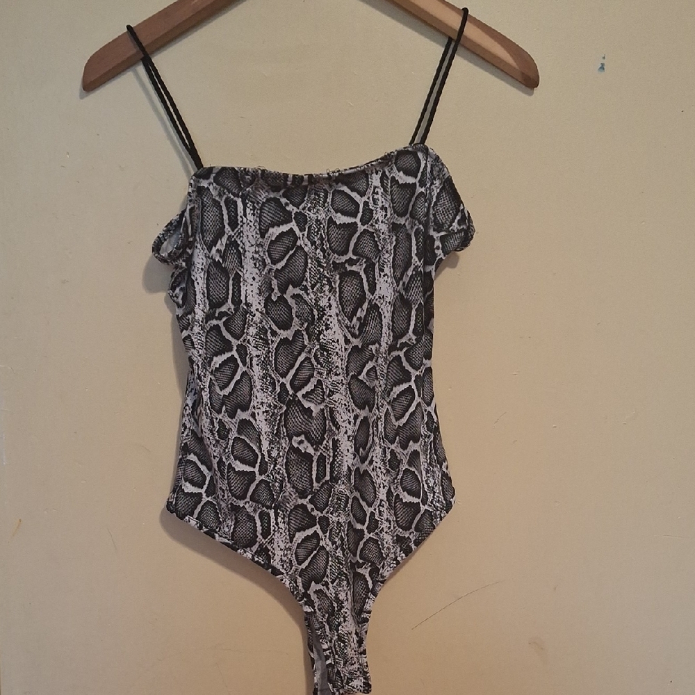 Forever 21 Monochrome Patterned Bodysuit - Picture 3 of 3